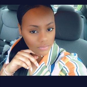 Meet your Posher😊